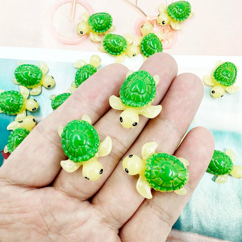 Suartus mini turtle décor for fairy gardens and shelves.