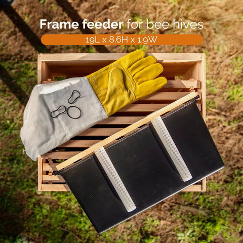 Subernig beeswax-lids on the feeder showcase weather resistance.