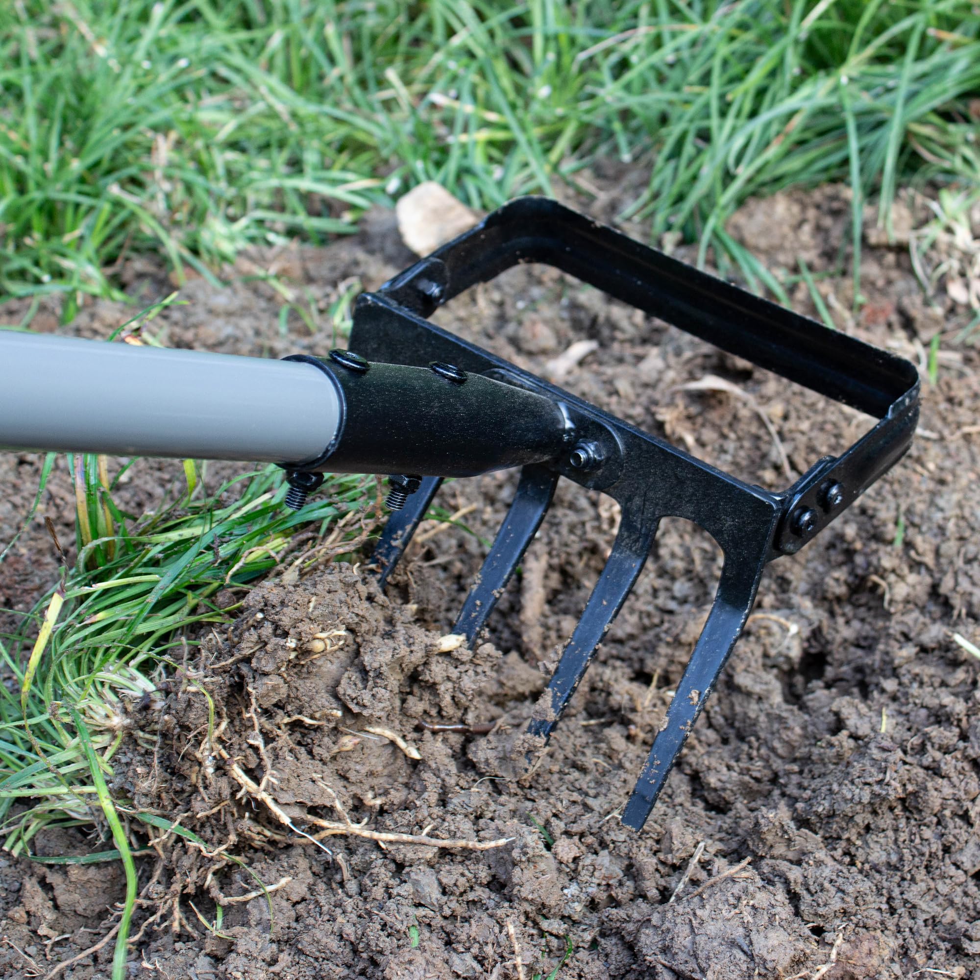 Suchtale easy-assembly stirrup hoe with labeled parts