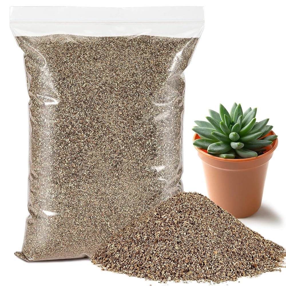Sukh vermiculite bag close-up showing granular texture for moisture balance