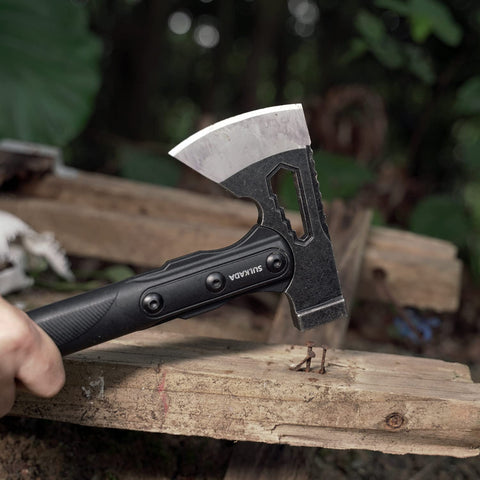 SULKADA hatchet balance and weight view emphasizes ergonomic design.