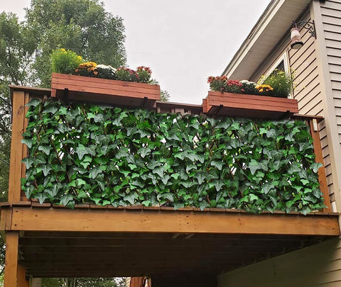 Sumery expandable ivy fence fully closed demonstrates compact privacy panel