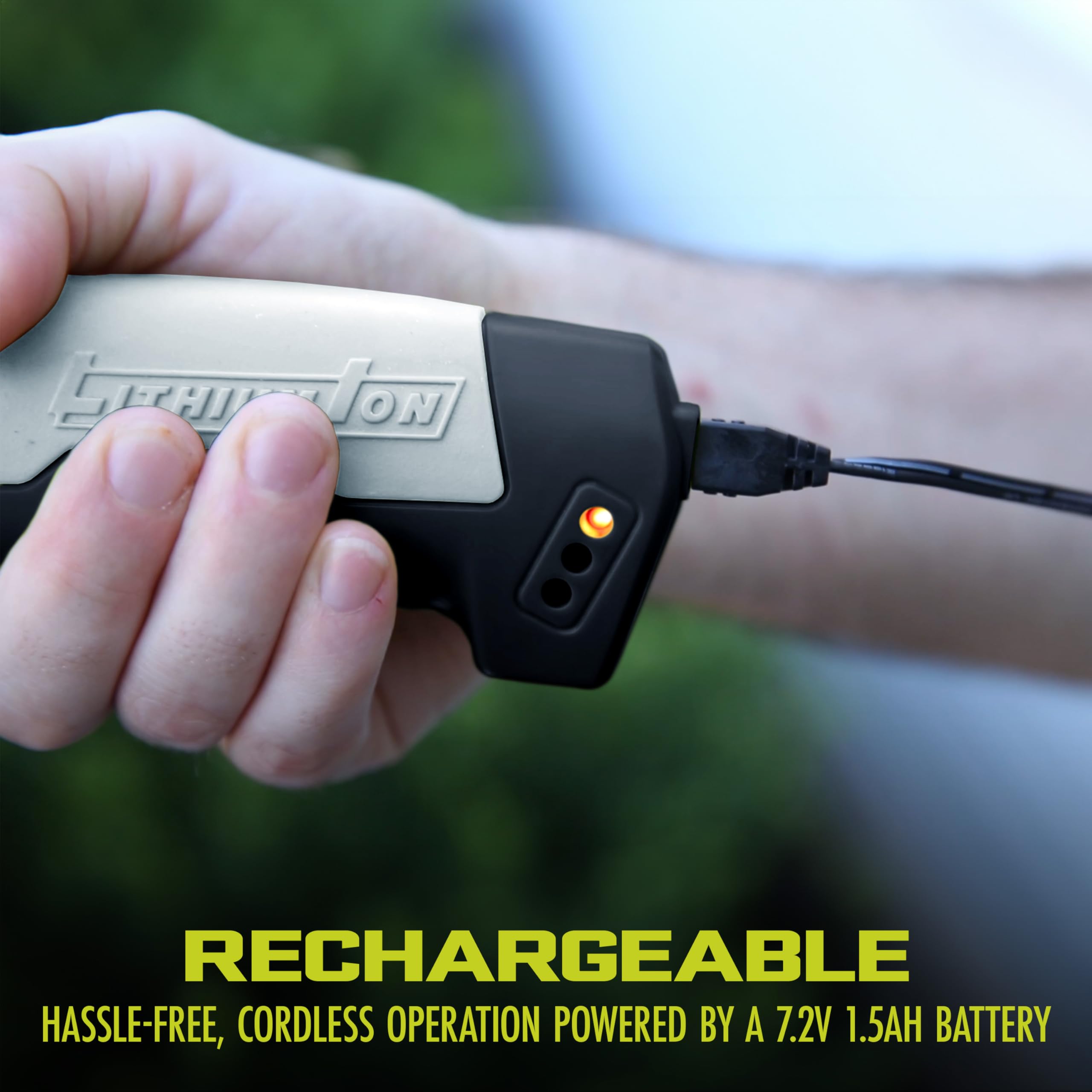 Sun Joe HJ604C 7.2V battery provides cordless operation for up to 60 minutes.