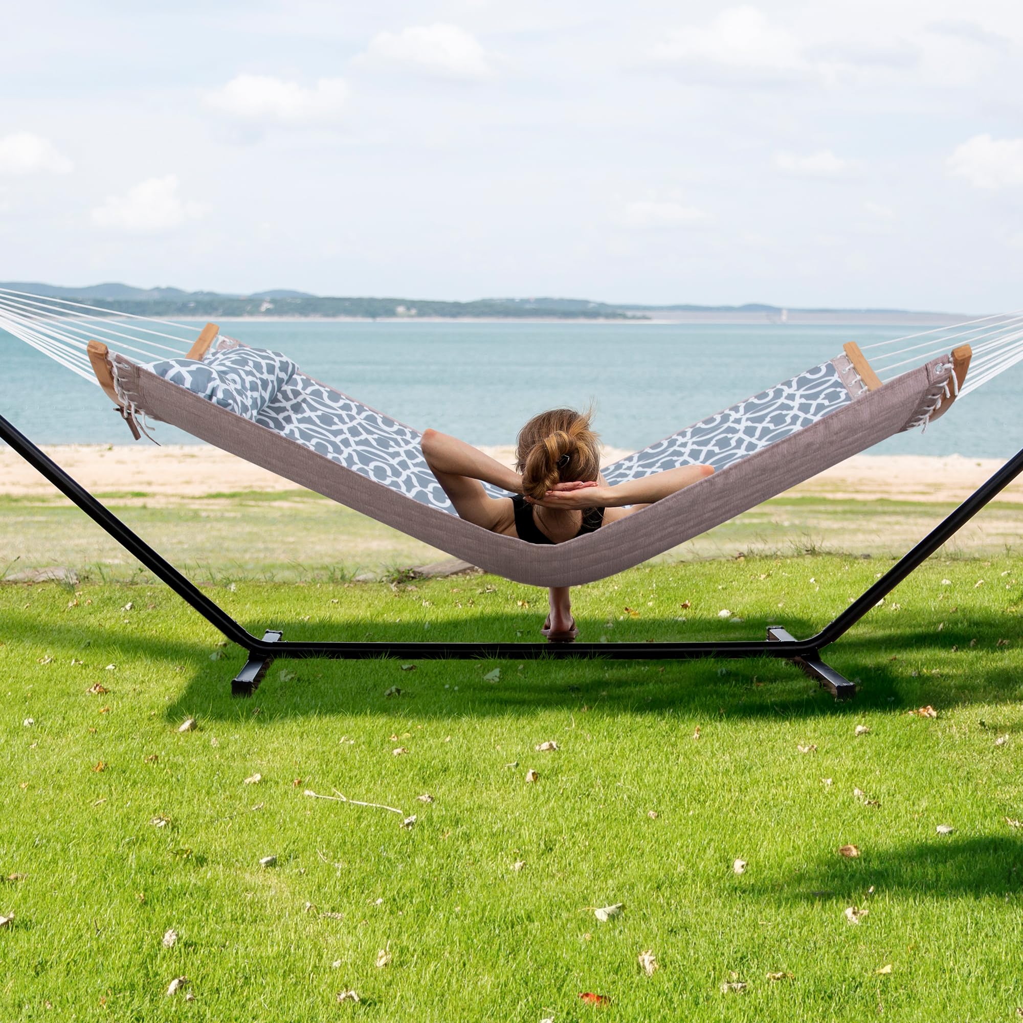 Suncreat stand assembly shows tool-free setup