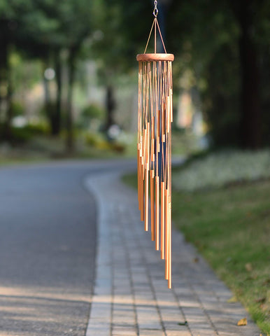 SuninYo pine wood top and aluminium tubes resist weather for lasting outdoor use.