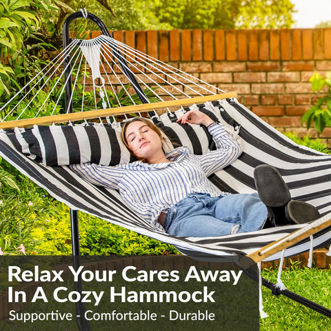 Sunnydaze UV-resistant fabric keeps colors vibrant outdoors