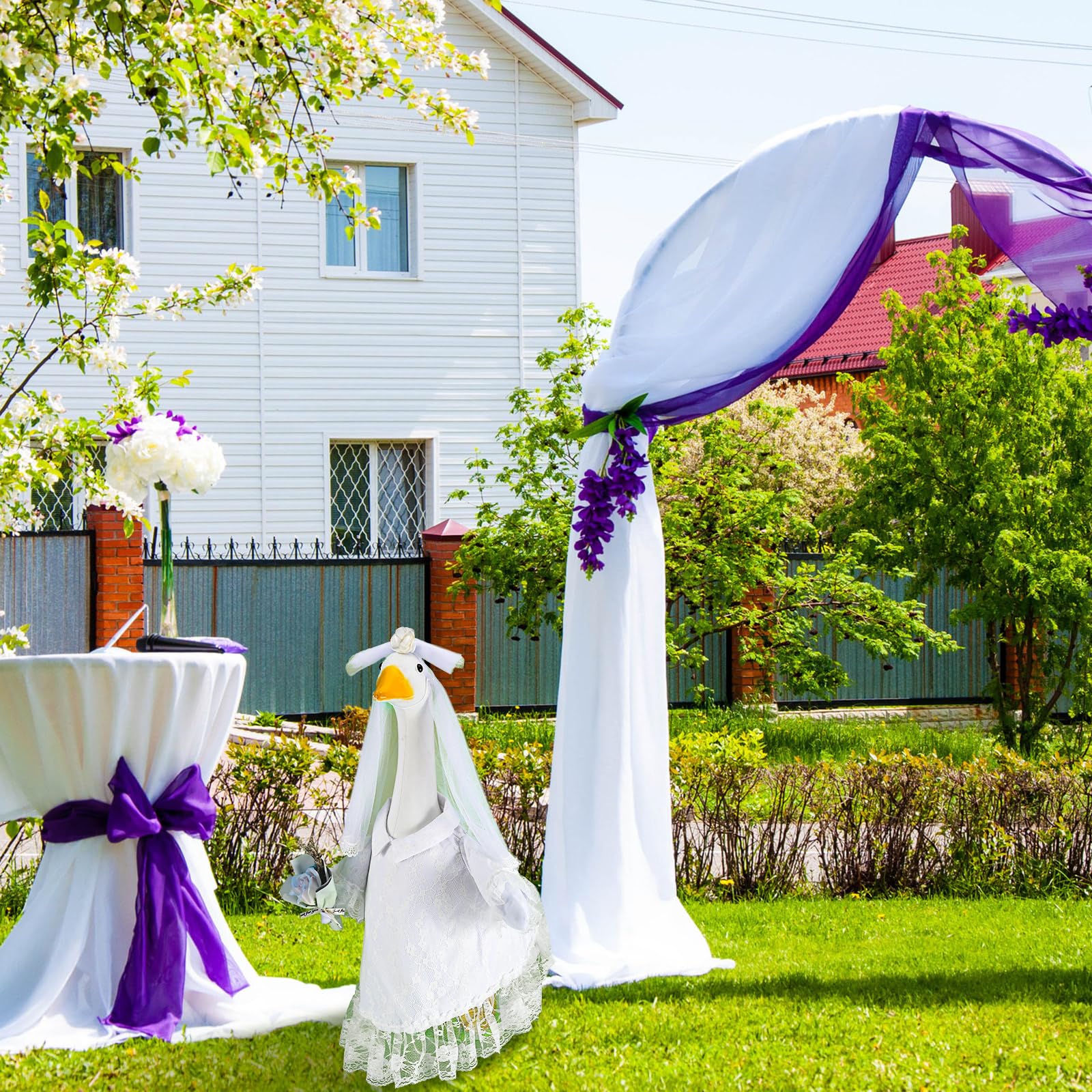 Sunnymove wedding veil on goose outfit creates elegant porch detail