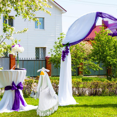 Sunnymove wedding veil on goose outfit creates elegant porch detail