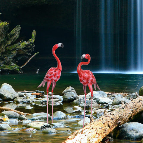 SUNREEK flamingos with enamel finish withstand daily outdoor use across seasons