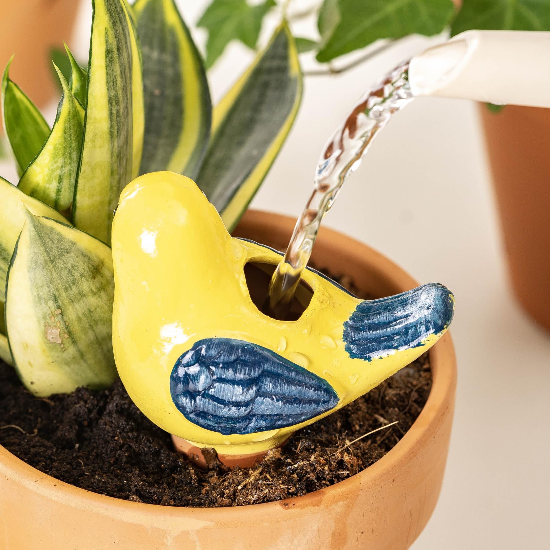 SURE YUESI pink bird globe adds decorative irrigation for balcony plants