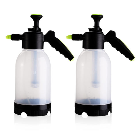 Suwimut 2 pack 0.5 gallon sprayer in use for lawn care with adjustable mist