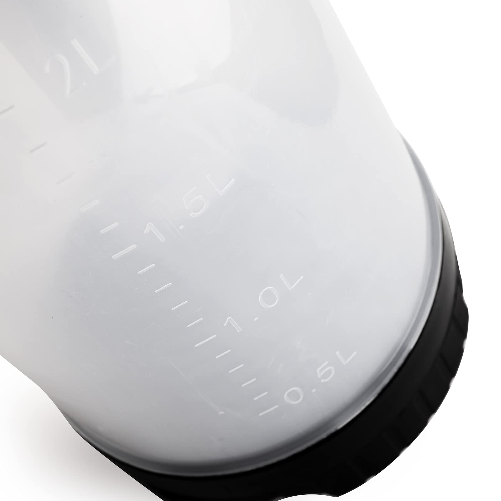 Suwimut ergonomic handle reduces hand fatigue while spraying in the garden