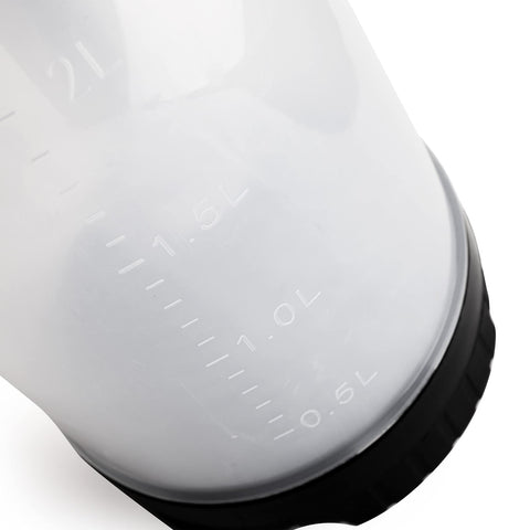 Suwimut ergonomic handle reduces hand fatigue while spraying in the garden