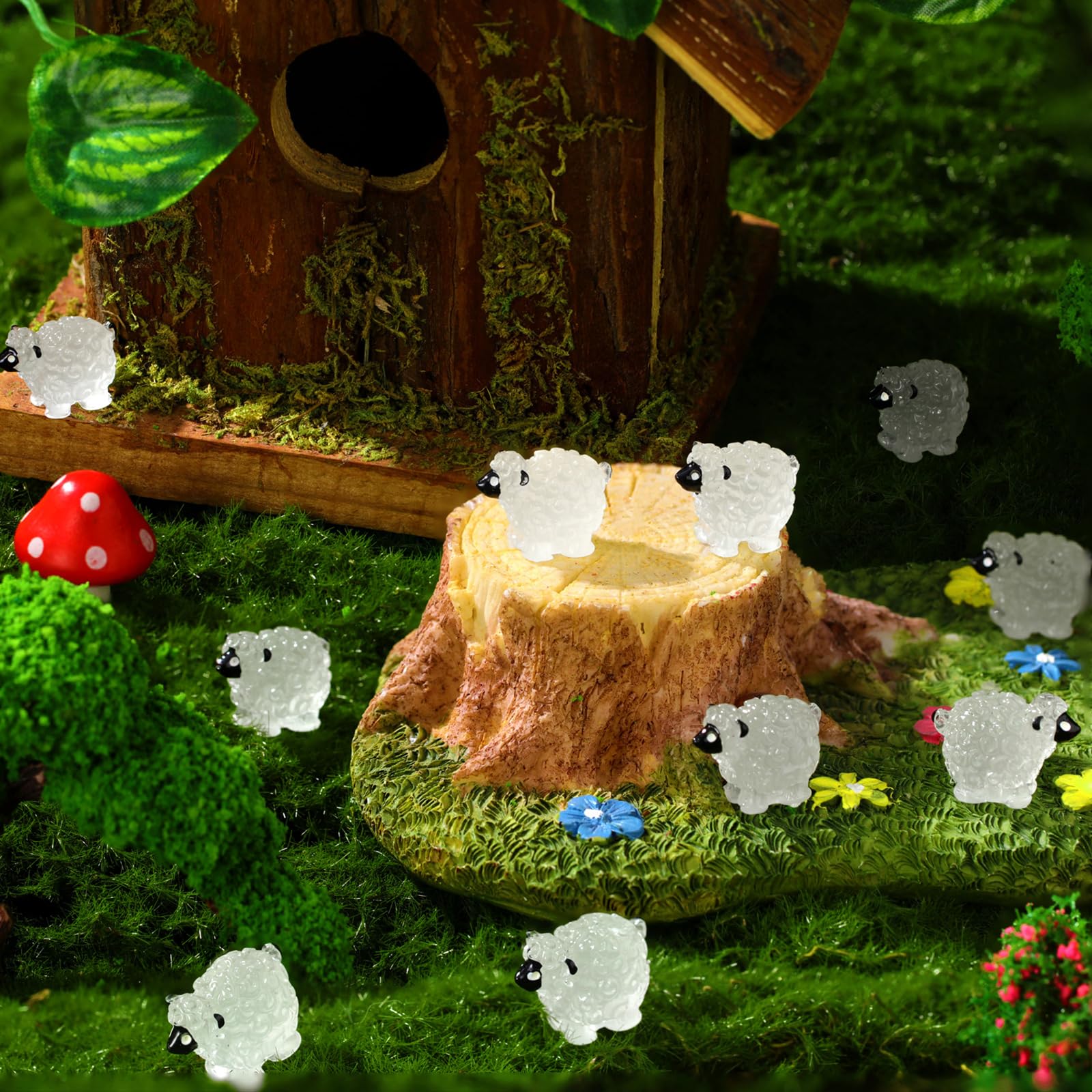 Suzile durable resin sheep figurines suitable for DIY mini landscapes.