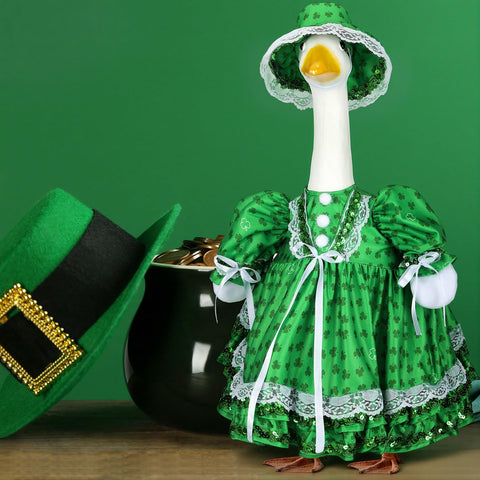 Suzile easy to dress goose outfit design for quick yard surprises