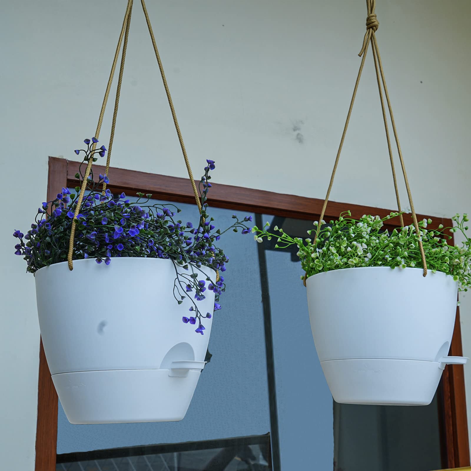 SwinDuck modern matte finish complements indoor and outdoor settings.