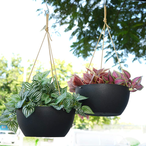 SwinDuck plastic planter close-up shows durable, lightweight material.