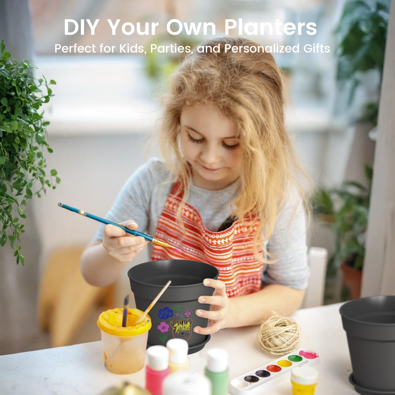 SwinDuck UV-resistant plastic pot withstands sun and weather for outdoor use.