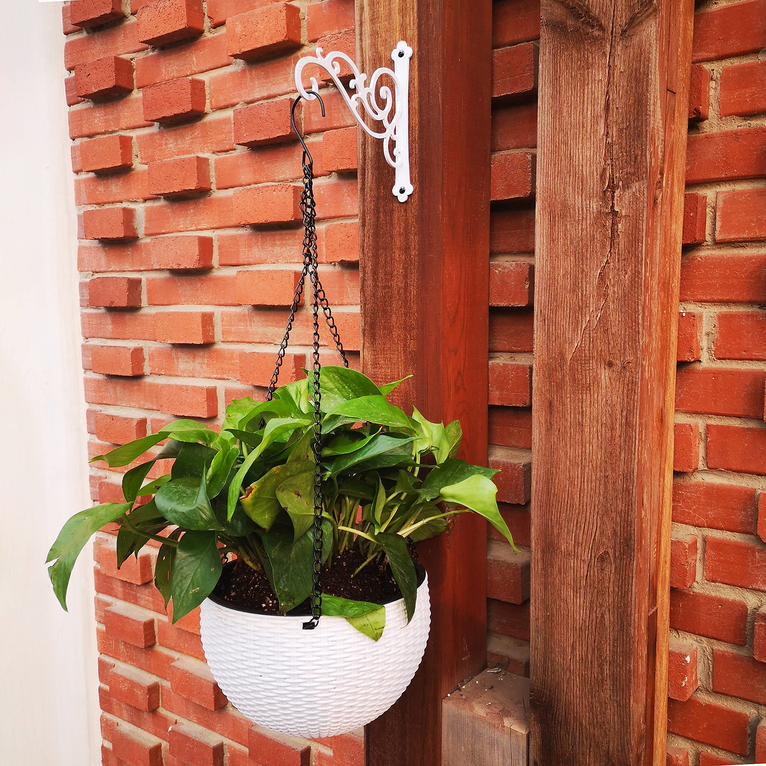SXATOLS lantern and wind chimes display enhances outdoor charm