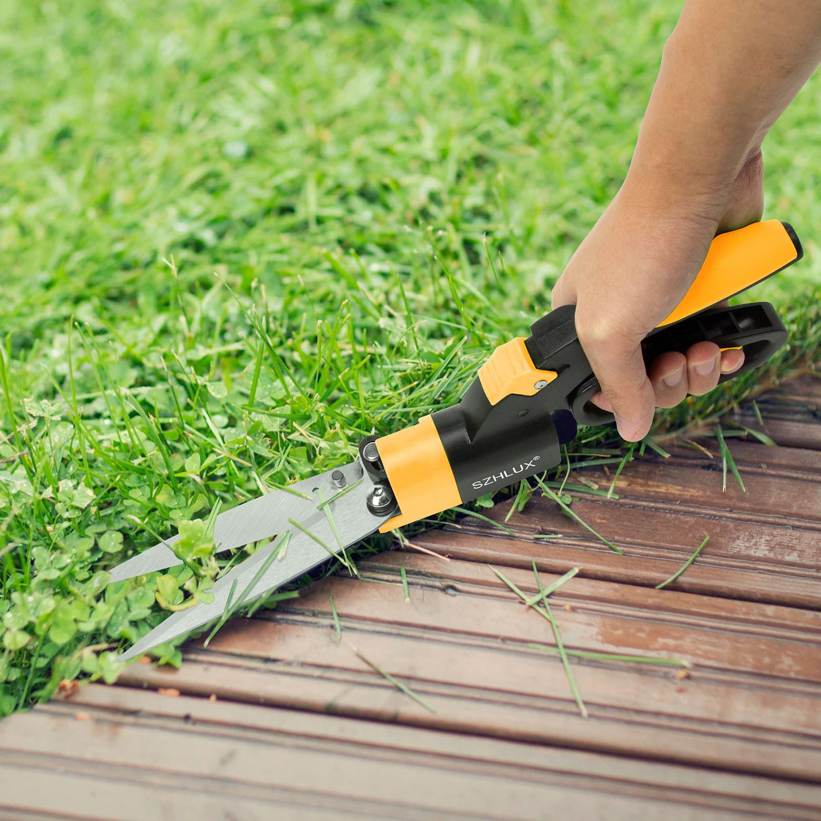 SZHLUX versatile 4-1/2 inch blades reach tip for tight spots.