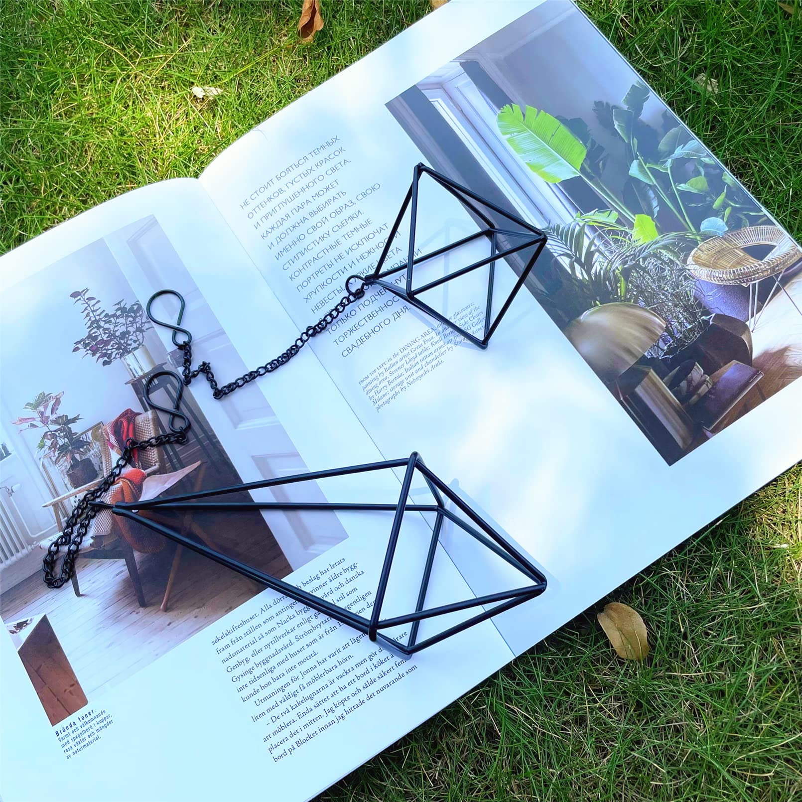 SZRUIZFZ chain-equipped hanger enables easy rearrangement for fresh layouts.