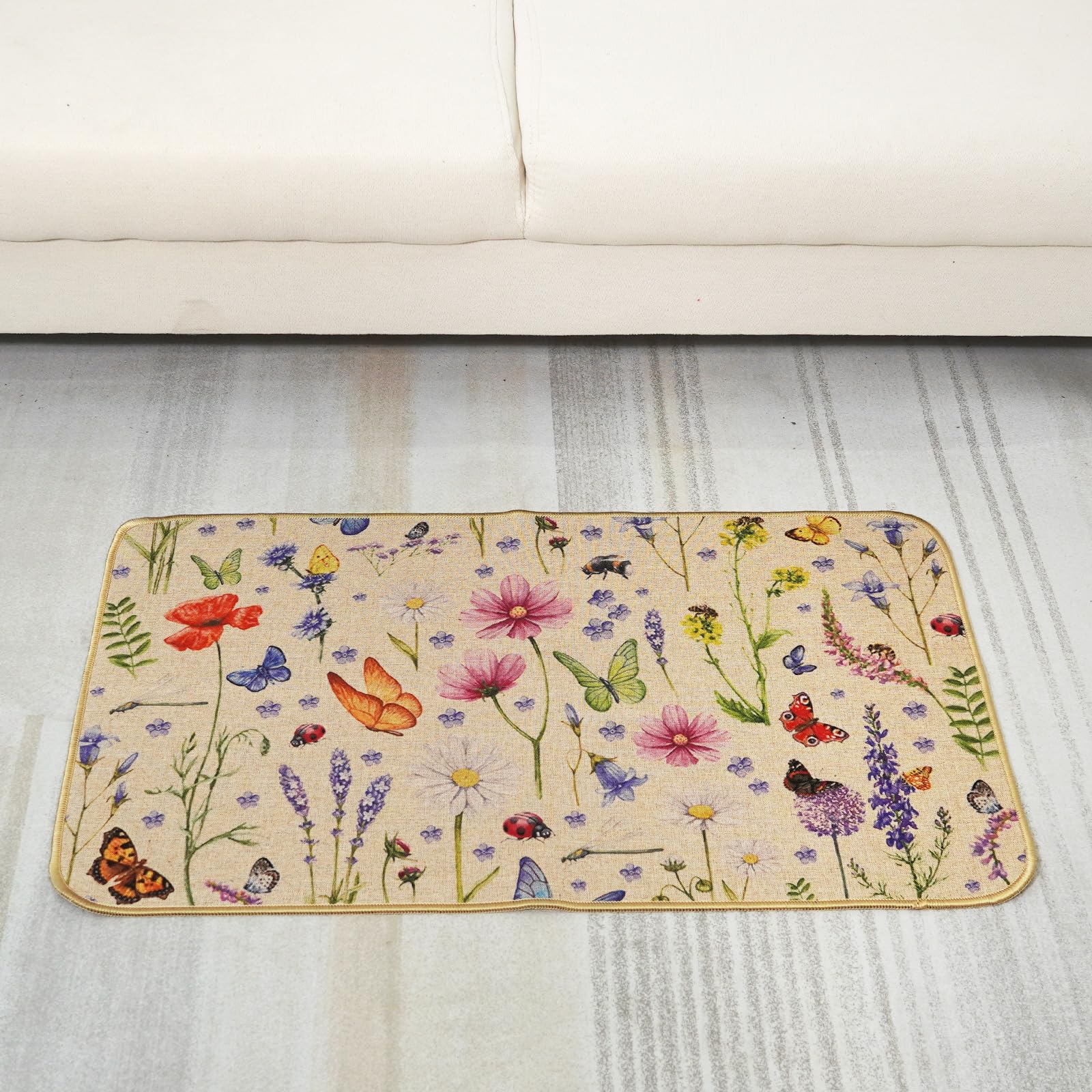 TAJWE doormat is easy to clean with a shake, vacuum, or hose.