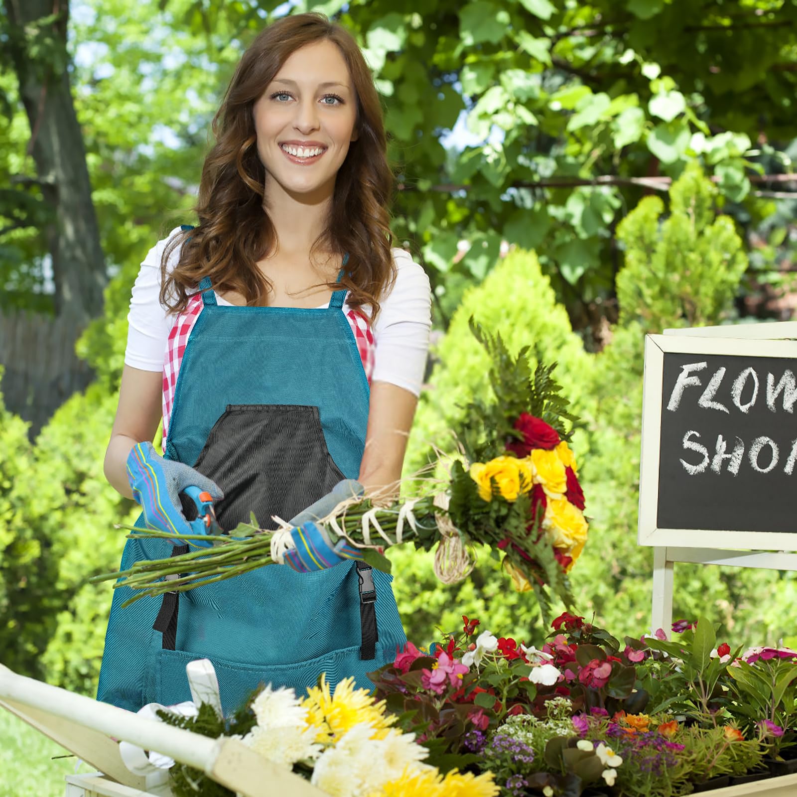Talkson Gardening Apron mud-resistant design stays clean after berry picking and outdoor work.