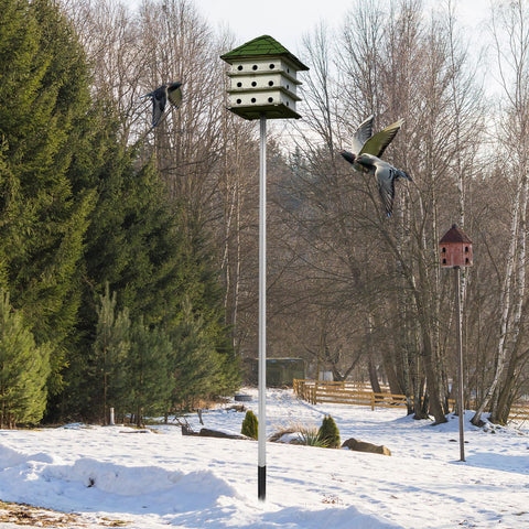Tandefio weather-resistant aluminum and plastic construction withstands outdoor conditions