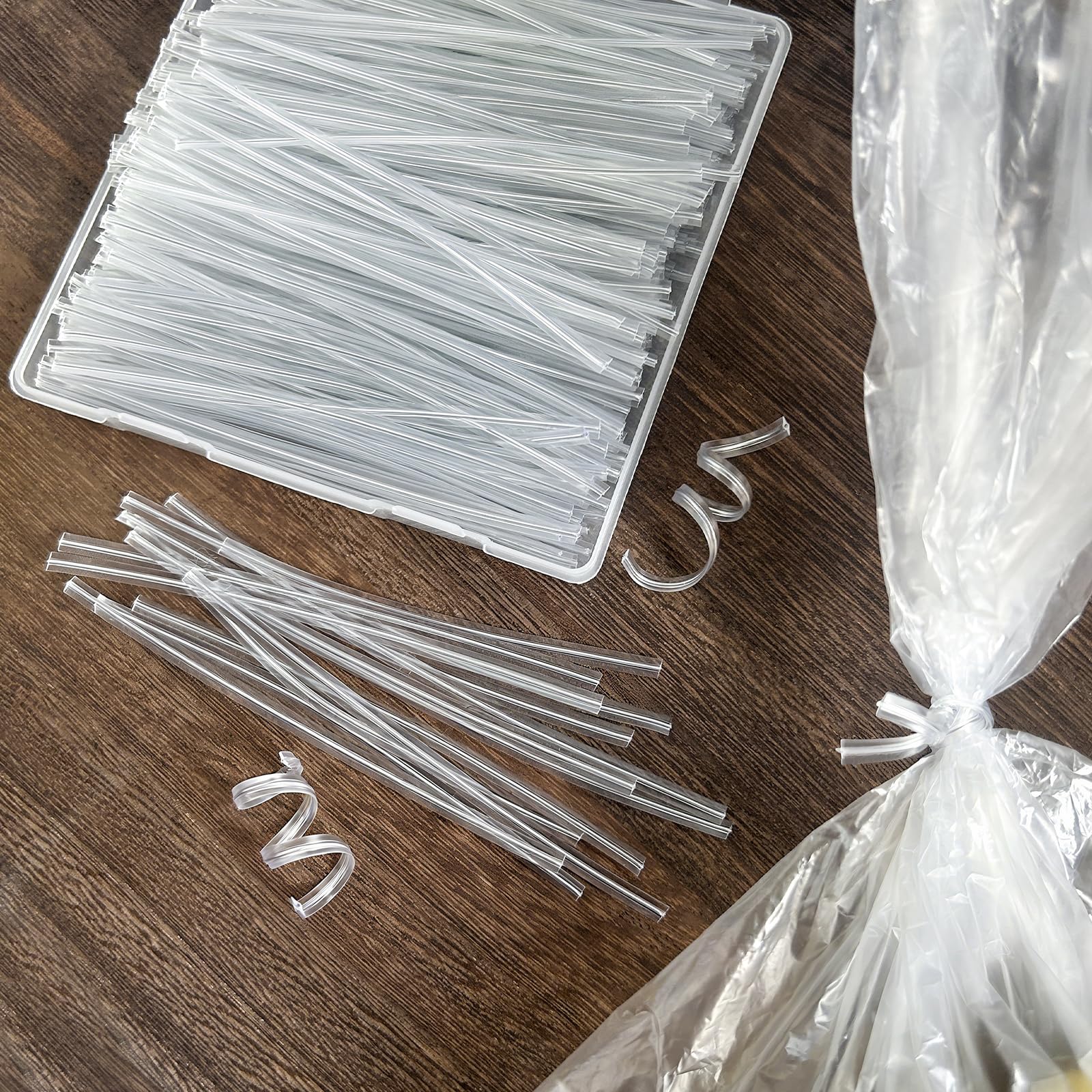 Tangyinrd Clear Twist Ties tidy cables with a slim, discreet hold.