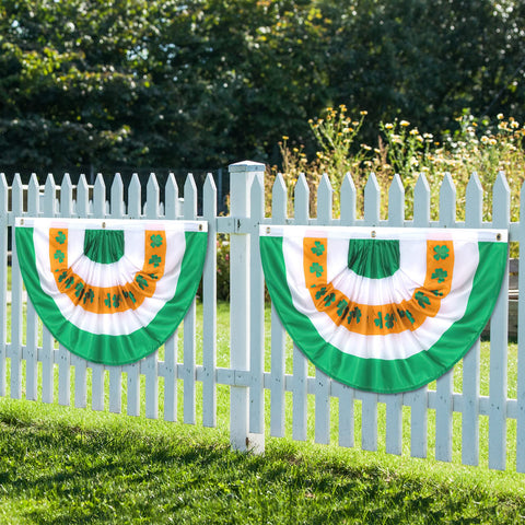 Tatuo outdoor banner with grommets for quick railing or porch hanging.