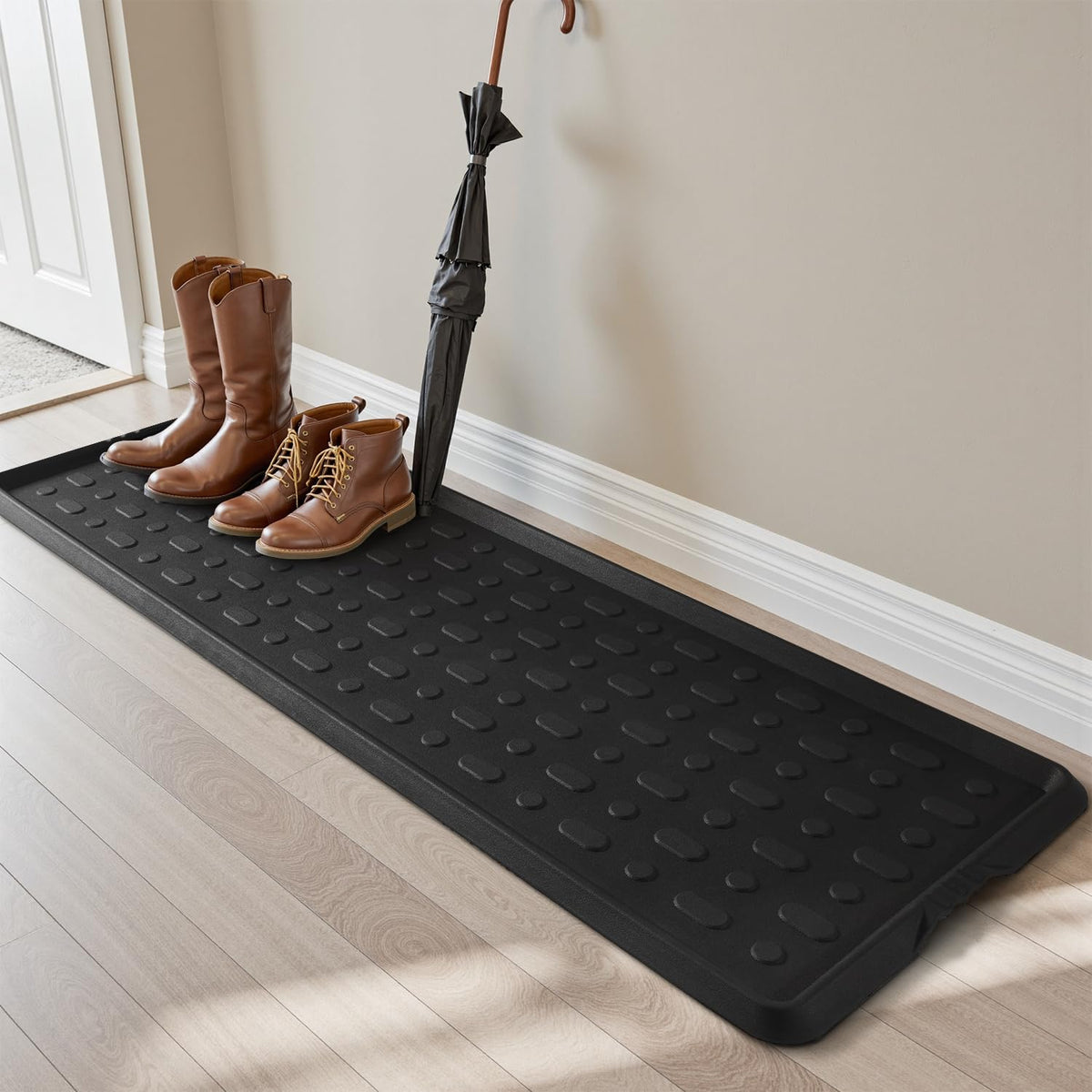 tchdio durable rubber boot tray front view highlights rugged construction for heavy footwear