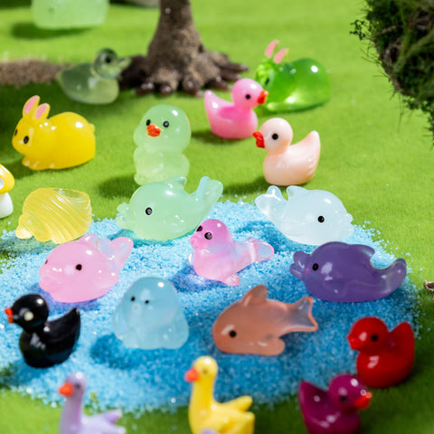 Teenzee durable glossy resin figures ideal for tabletop layouts.