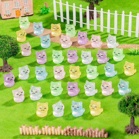 Teenzee cats in tiny scenes ideal for garden landscapes.