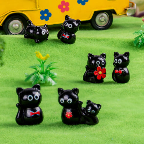 Teenzee cat miniatures designed for terrariums and aquariums.