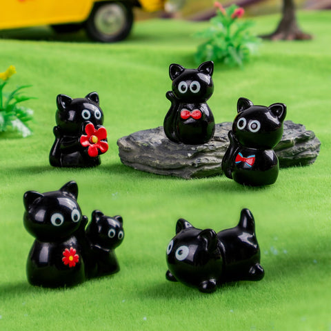 Teenzee six-style cat set for small dioramas and gifts.