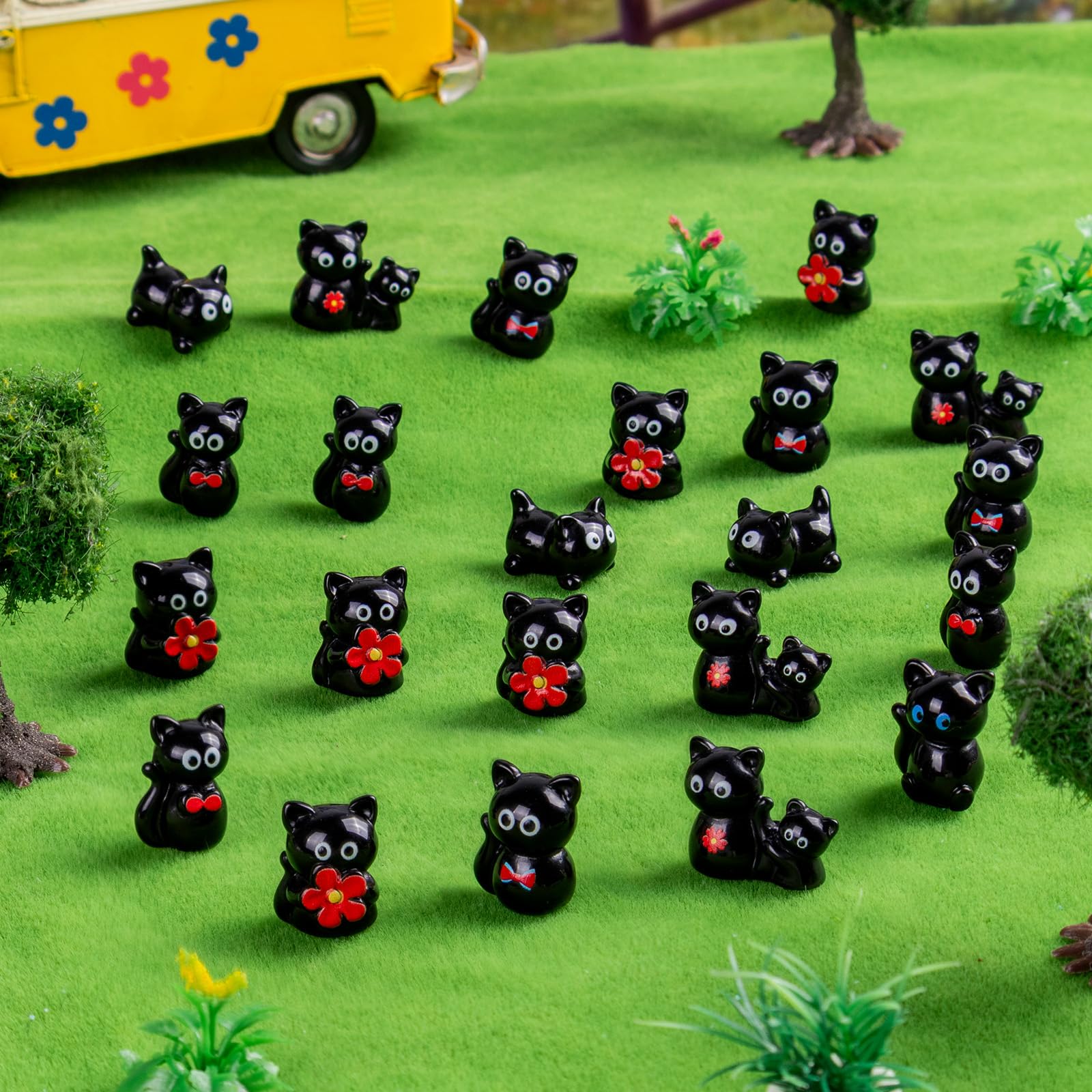 Teenzee miniature black cats for playful hide-and-seek in mini worlds.
