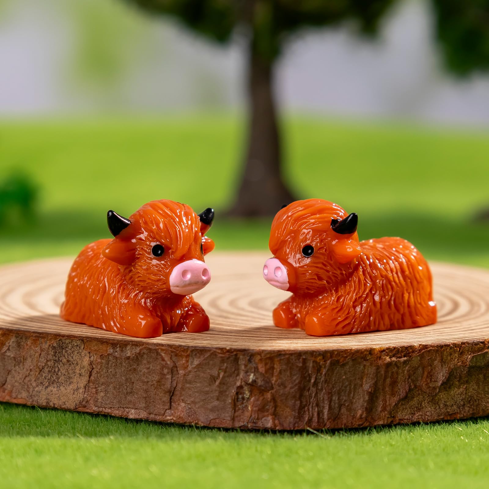 Teenzee-party-tabletop-cow-figurines-pack offers versatile gifting options.