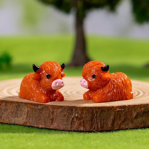 Teenzee-party-tabletop-cow-figurines-pack offers versatile gifting options.