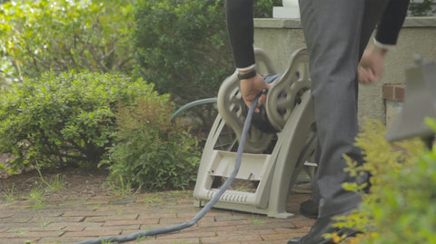 Teknor Apex Zero-G 4001-50 fifty-foot length covers larger yards efficiently.