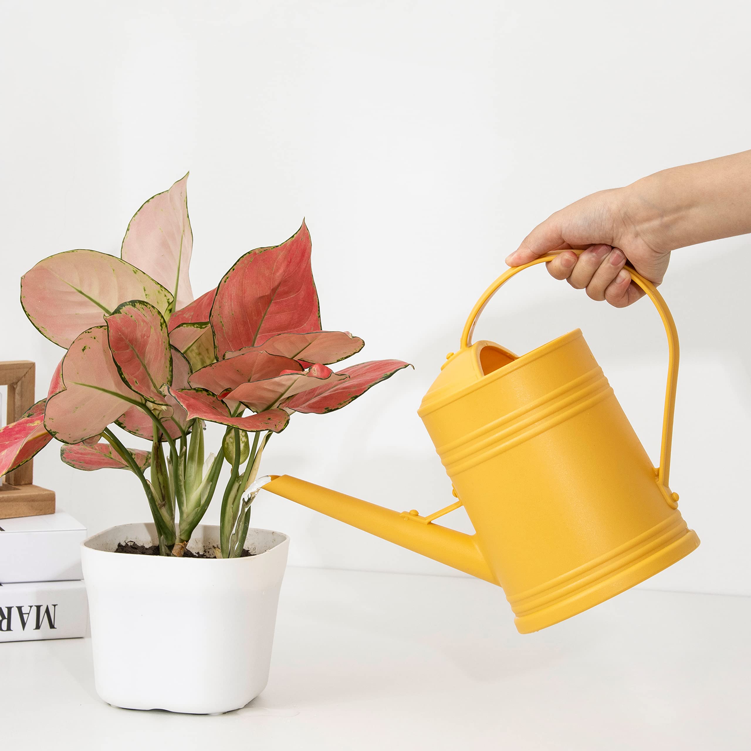 Tennedriv Green 68oz watering can side view highlighting compact, lightweight design