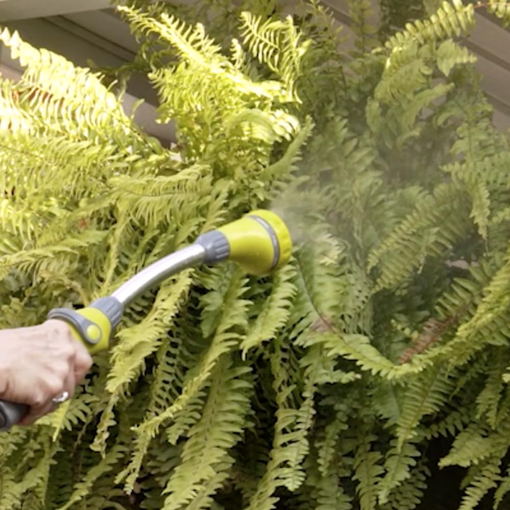 The Relaxed Gardener thumb control enables easy flow adjustment.