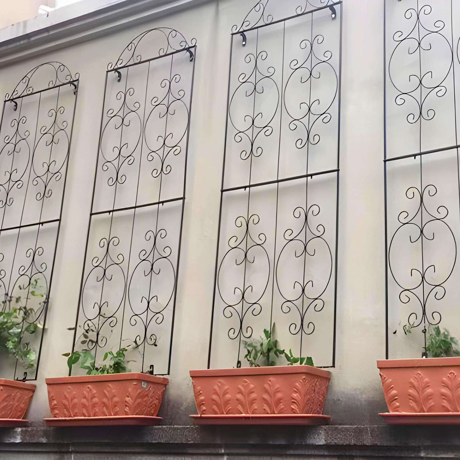 Thealyn Garden Trellis suitable for climbers like ivy and clematis