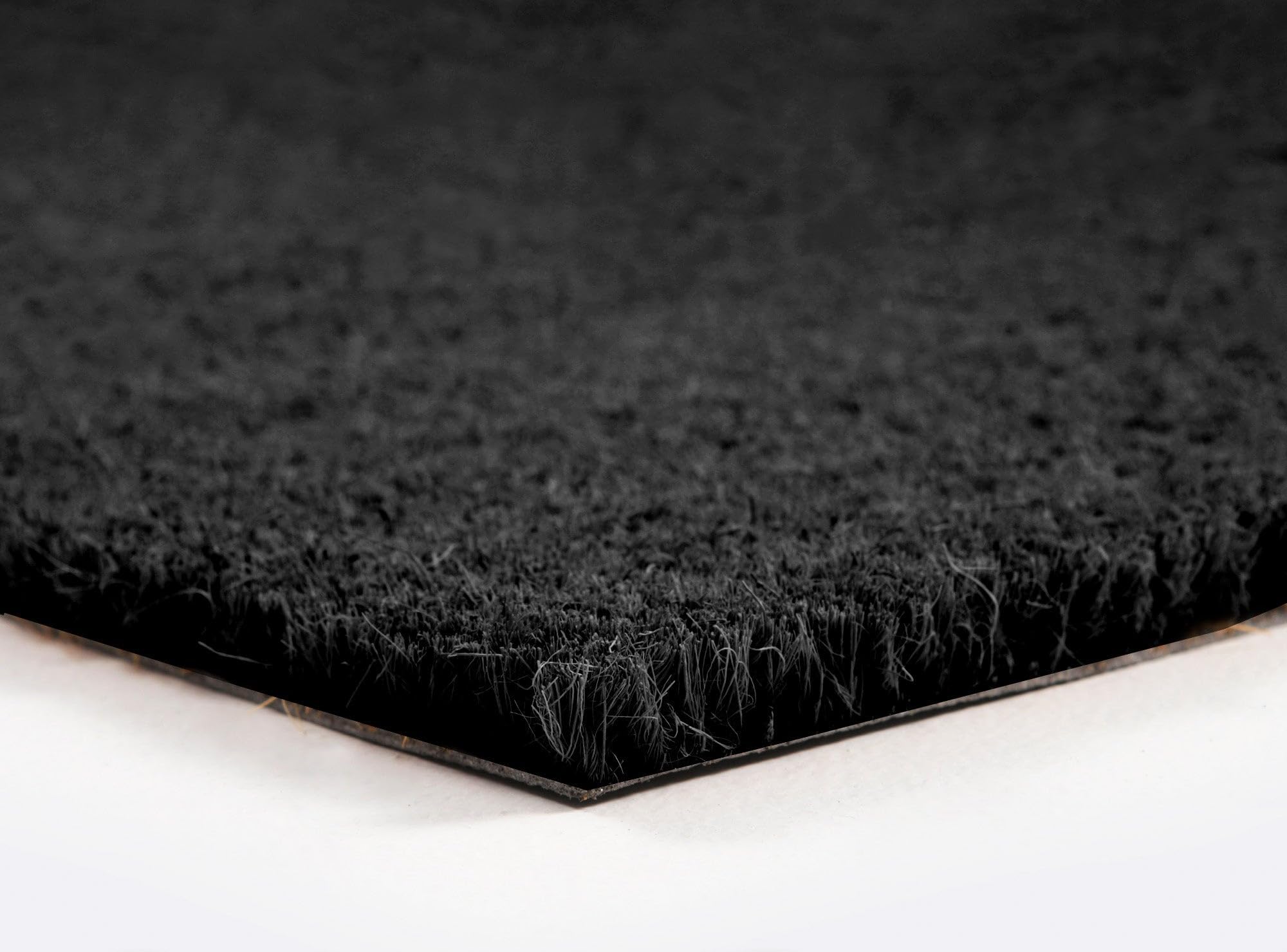 Fade-resistant fibers of THEODORE MAGNUS mat under sunlight