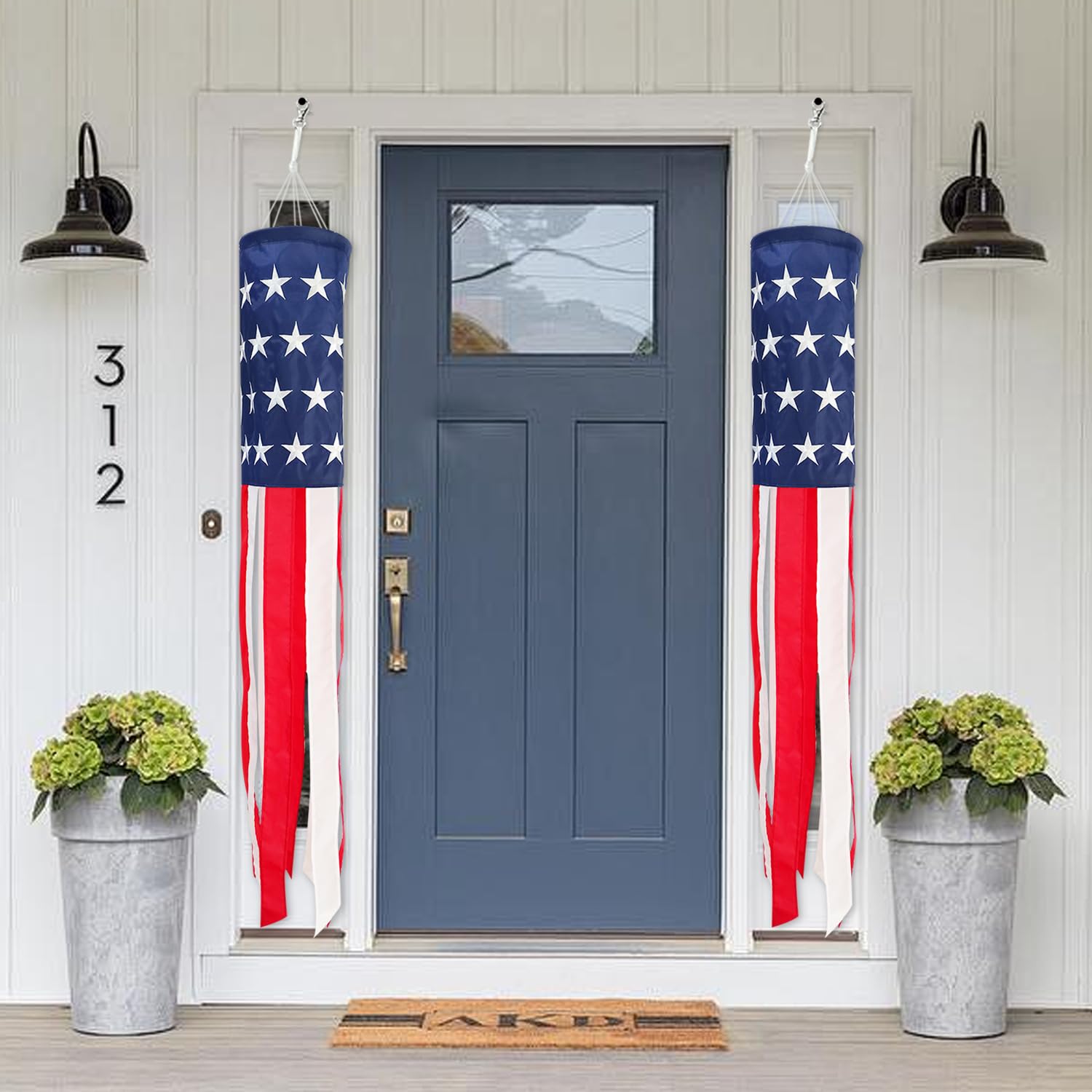 THQZLH windsock with swivel clip and streamers for easy outdoor setup.