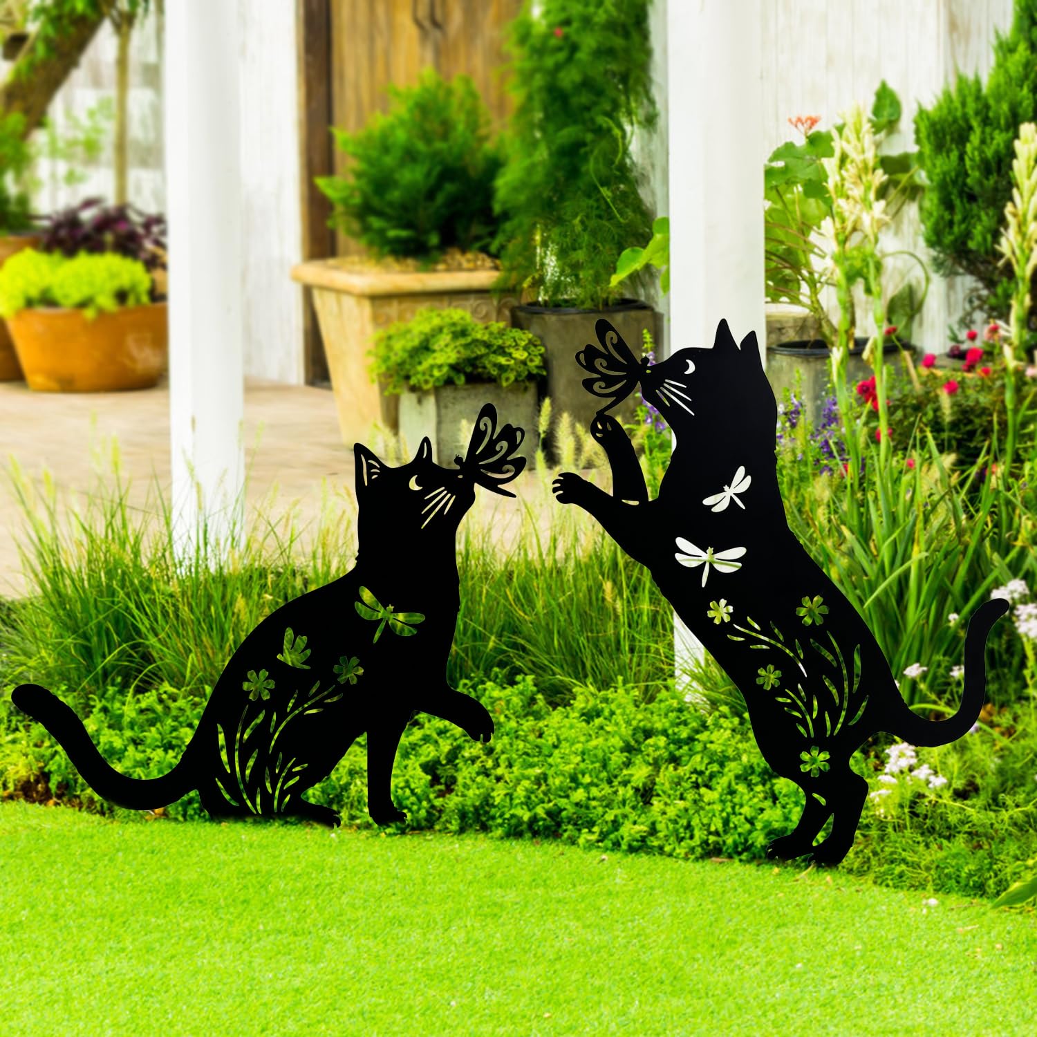 TIGGSY cat garden ornament in metal combines durability with whimsical feline style.