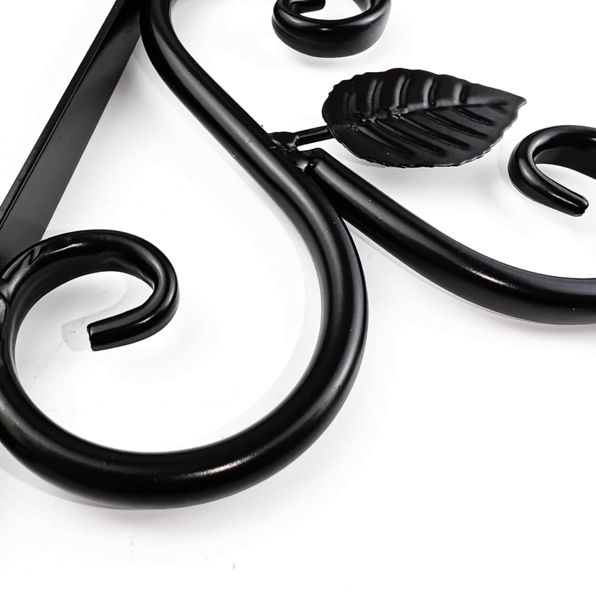 TIHOOD multi-purpose hanger used for lanterns and wind chimes