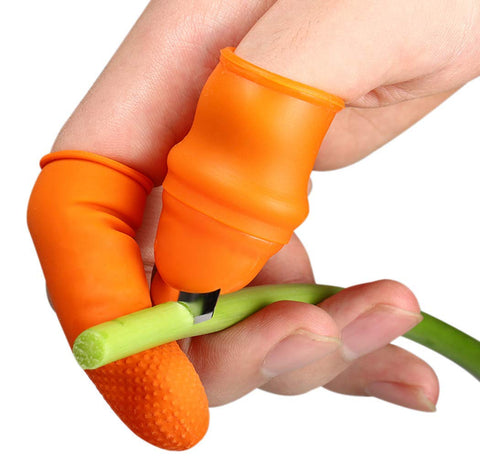 Time Pawnshop fruit and vegetable picking knife set with ergonomic grip.
