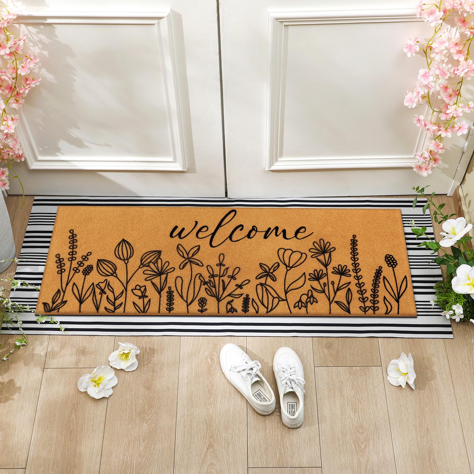 Tinideya large indoor-outdoor doormat suited for patios and foyers.