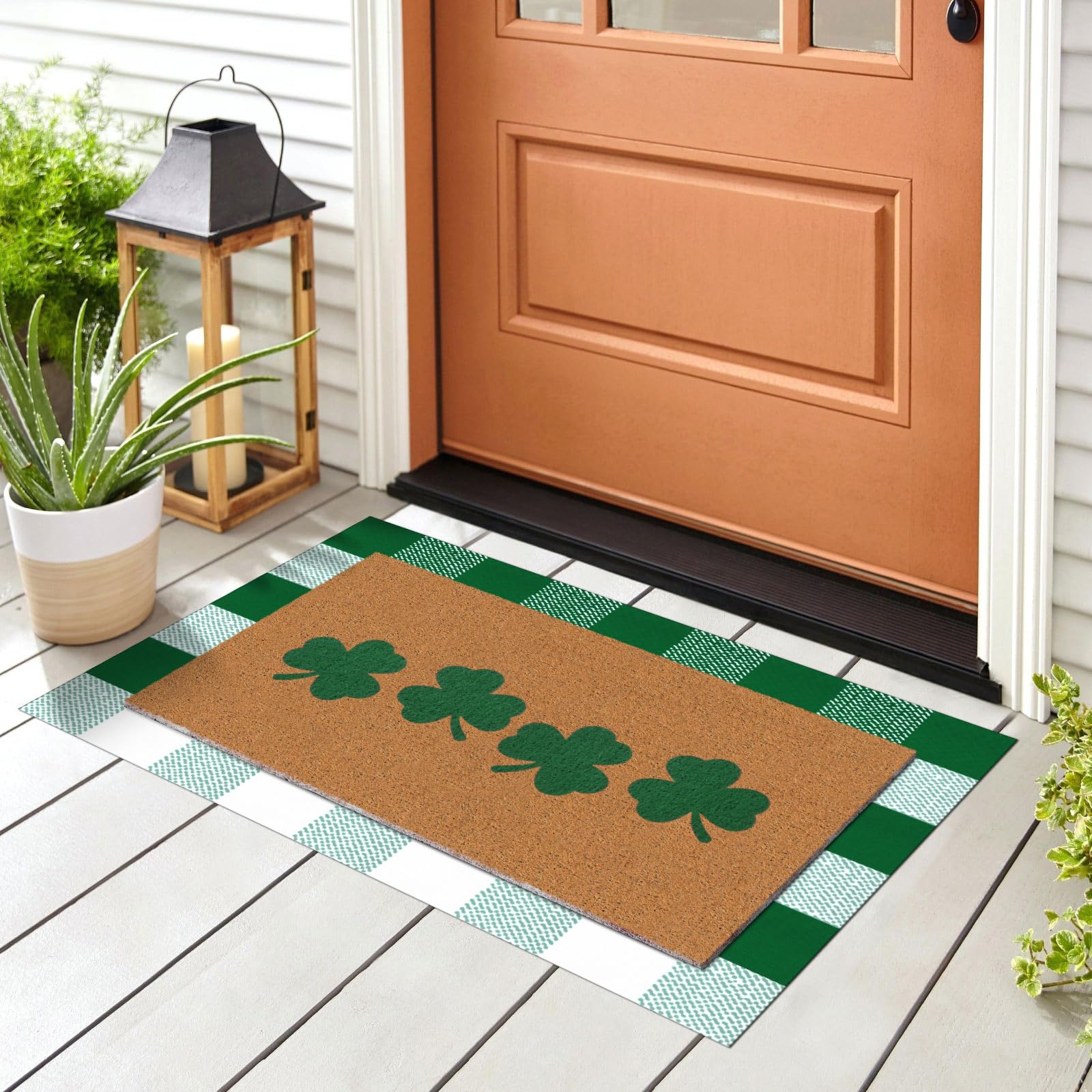 Tinideya door mat with non-slip backing ensures stable footing at your entry.