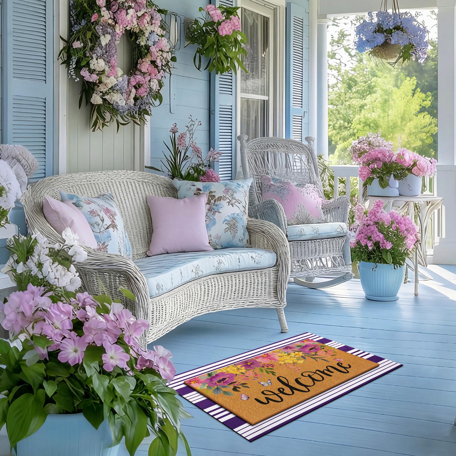 Tinideya mat boasts sturdy stitching for long-lasting durability.